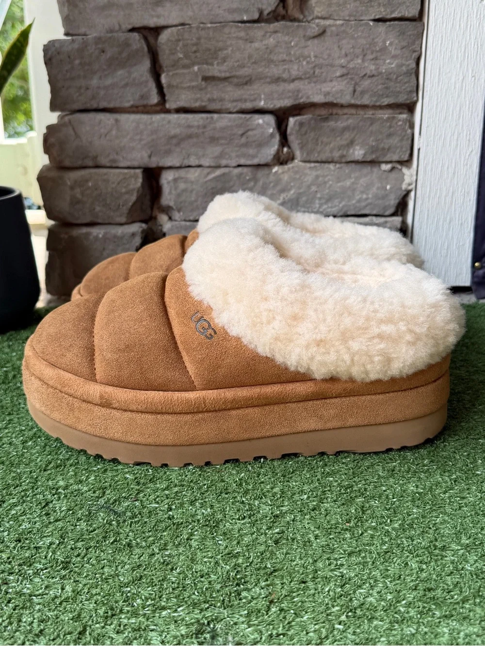 UGG Tazzlita Platform Chesnut Suede Women’s Slippers